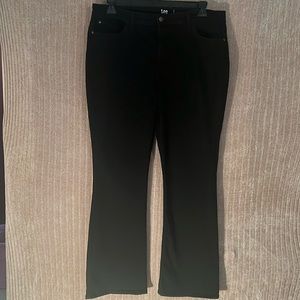 🌞3/$25 Lee riders mid rise boot cut jeans